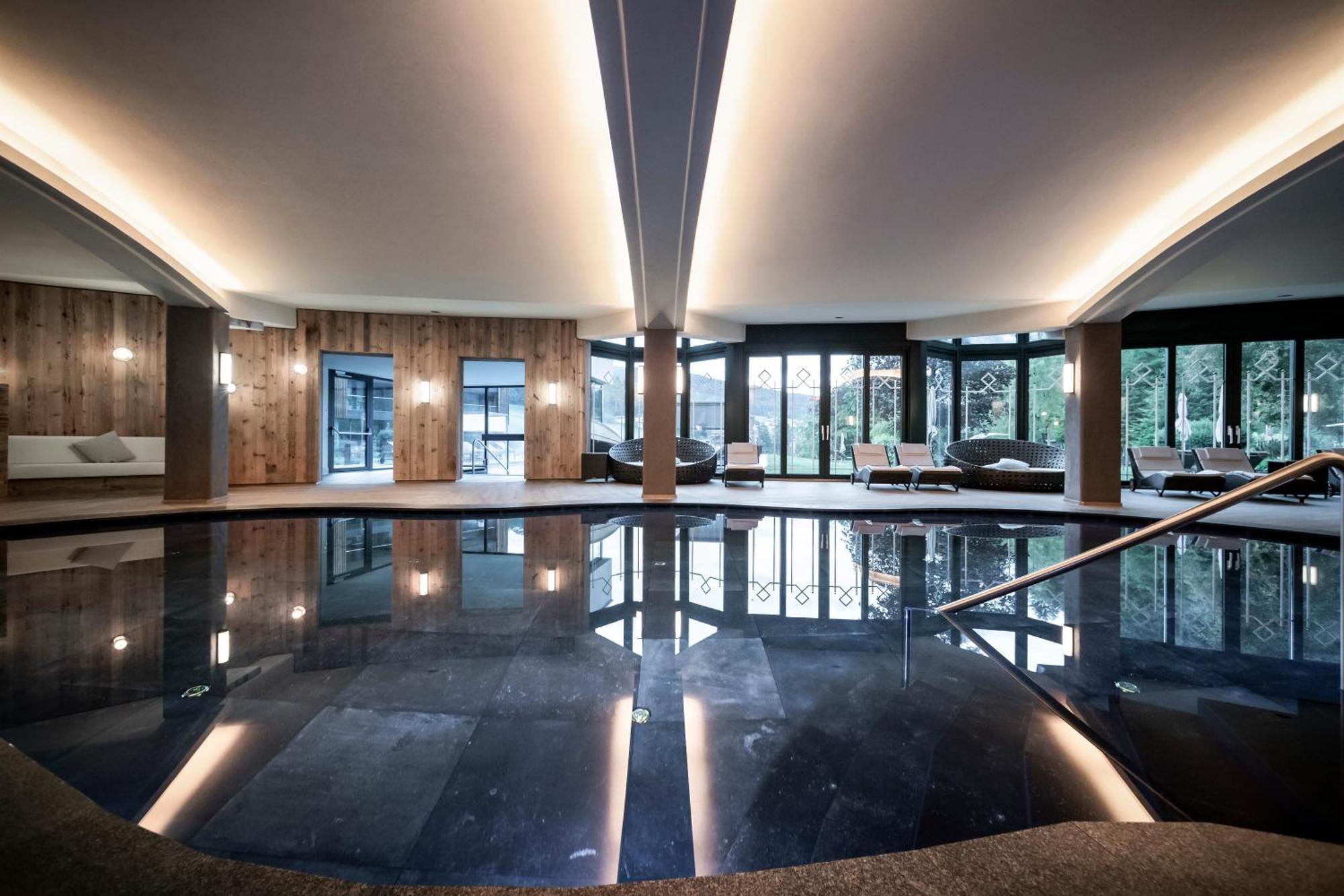 Alpine Spa Resort Viktoria Hafling Exterior photo