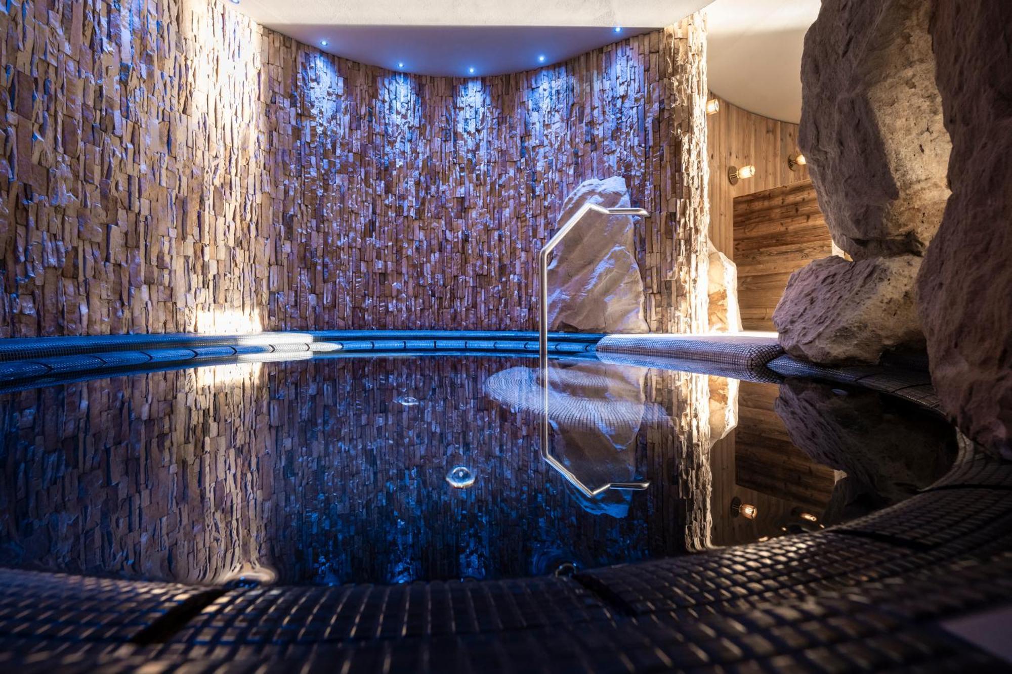 Alpine Spa Resort Viktoria Hafling Exterior photo