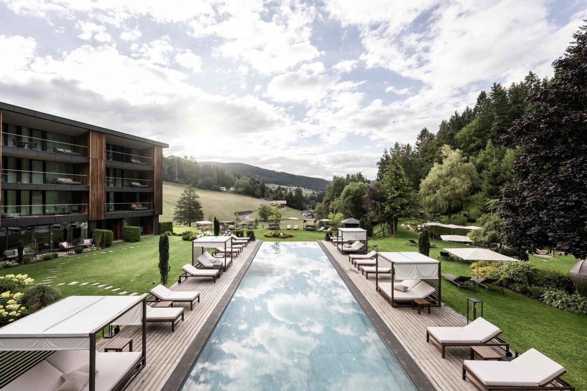 Alpine Spa Resort Viktoria Hafling Exterior photo