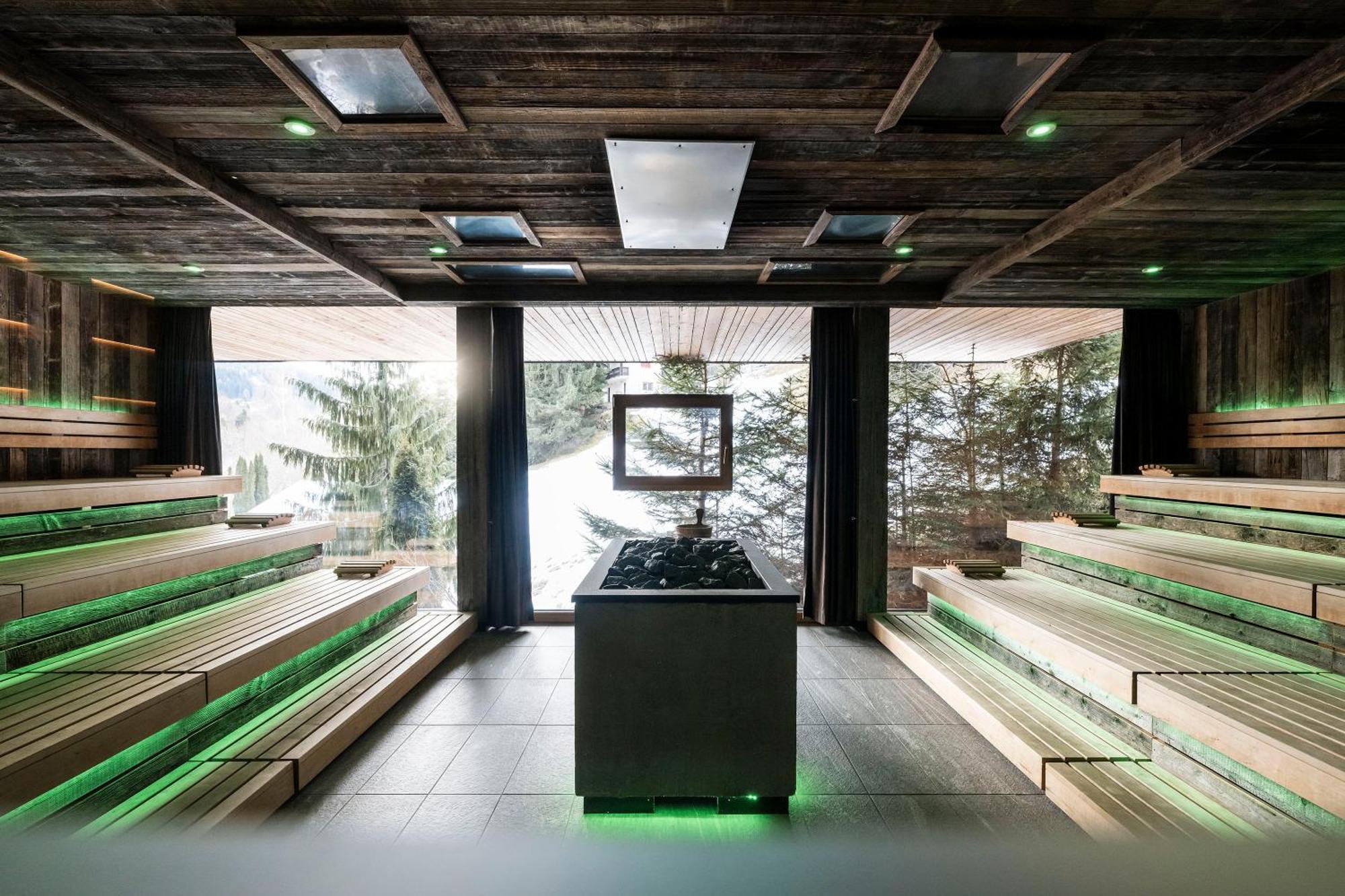 Alpine Spa Resort Viktoria Hafling Exterior photo